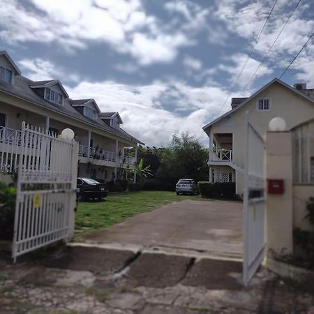 Club Caribbean Apartments Runaway Bay Ngoại thất bức ảnh
