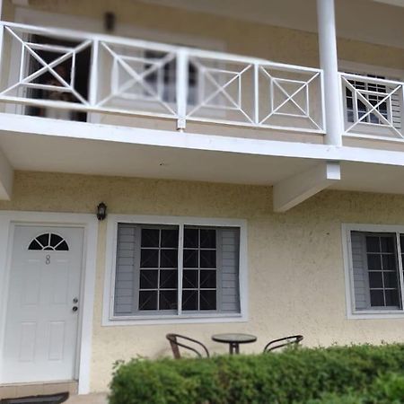 Club Caribbean Apartments Runaway Bay Ngoại thất bức ảnh
