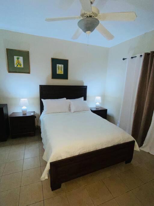 Club Caribbean Apartments Runaway Bay Ngoại thất bức ảnh