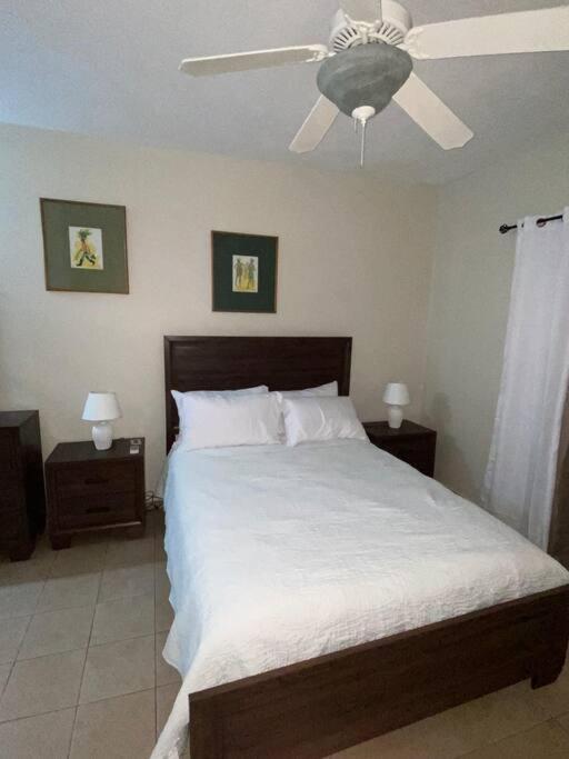 Club Caribbean Apartments Runaway Bay Ngoại thất bức ảnh
