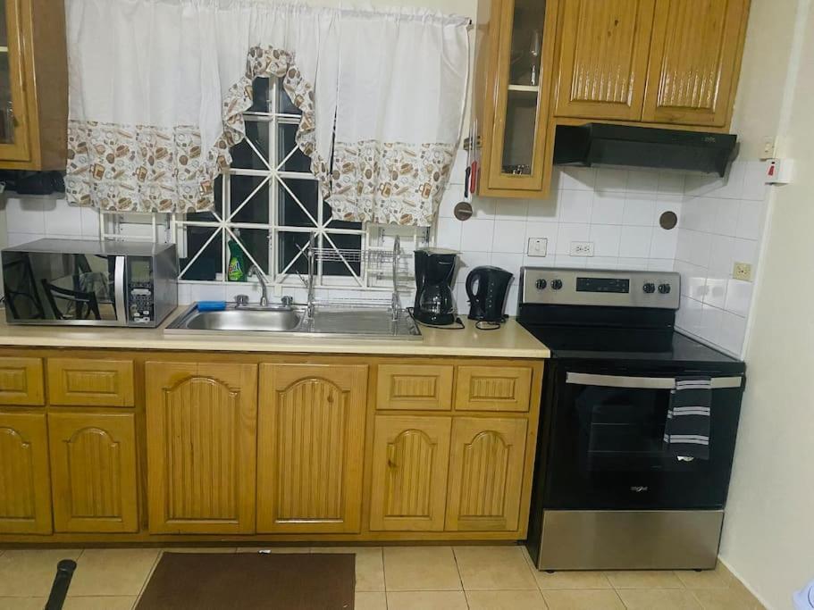 Club Caribbean Apartments Runaway Bay Ngoại thất bức ảnh
